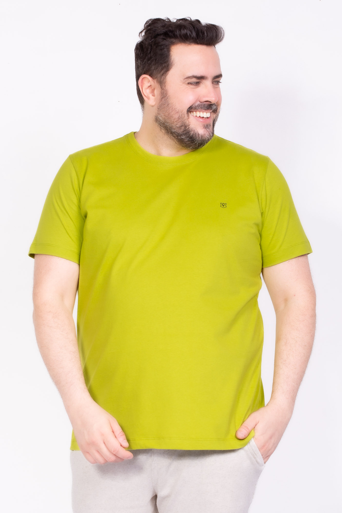 Camiseta Confort verde pistache Plus Size