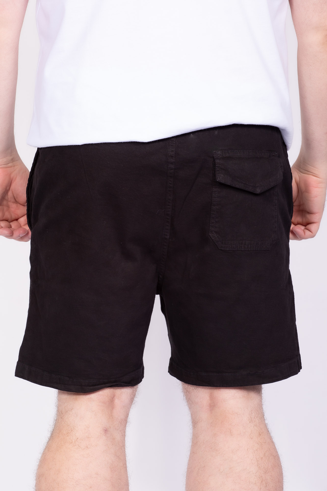 Shorts de sarja elástico preto plus size