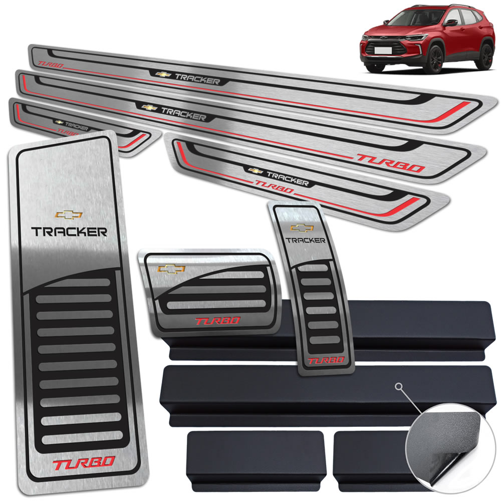 Kit Completo Tracker Turbo Soleiras Baixo Relevo Aço Inox Com Vinil + chaveiro + pedaleiras automático  + descanso de pé 