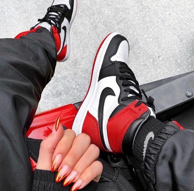 Tênis Nike Air Jordan - P&B / Red