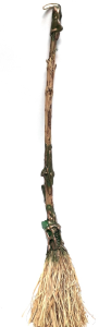 Vassoura de Bruxa 60cm