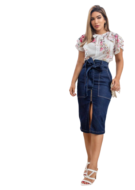 Saia Jeans Moda Evangélica Fashion Nicole com Cinto e Fenda Frontal . 2 bolsos