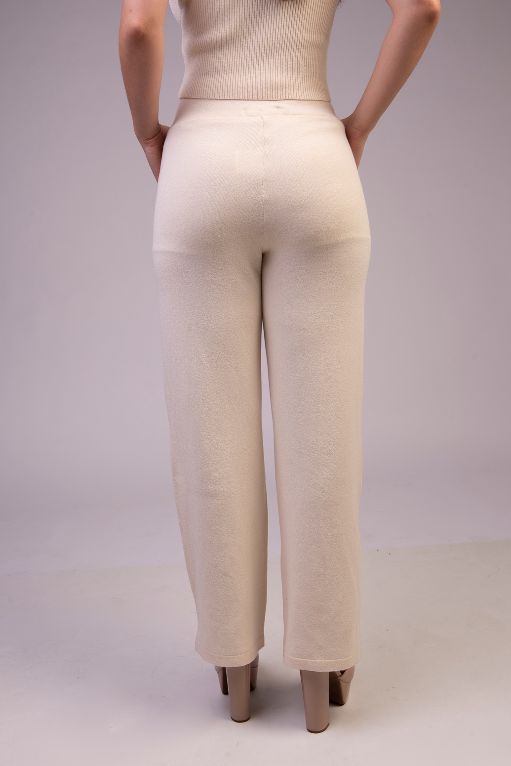 Calça Pantalona em Tricô Stretch - Jéssi