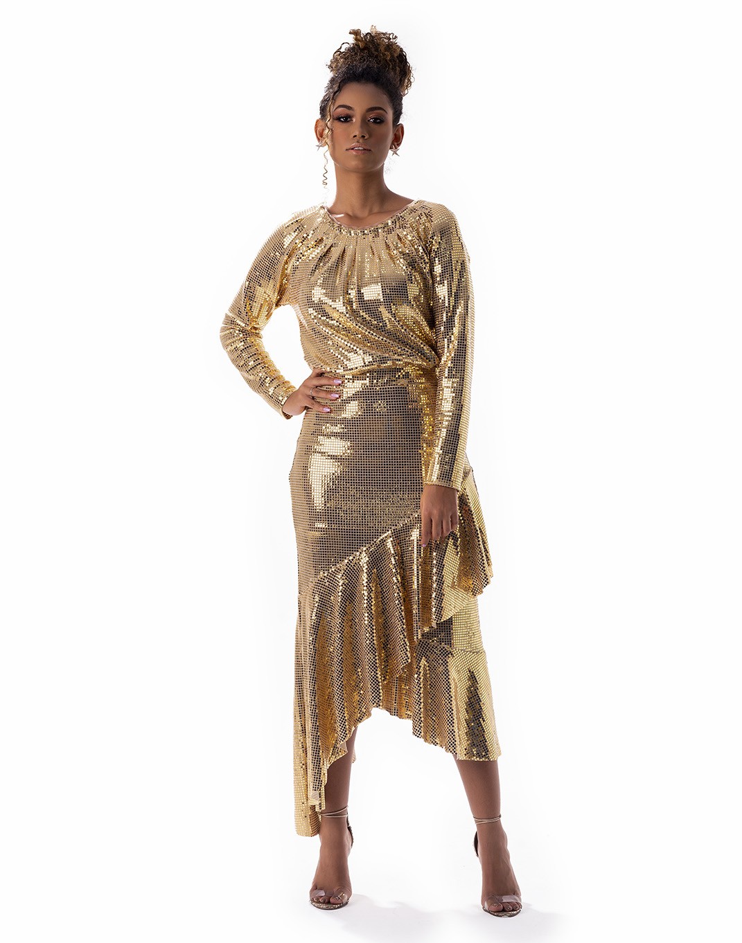 Vestido malha dourada com cinto