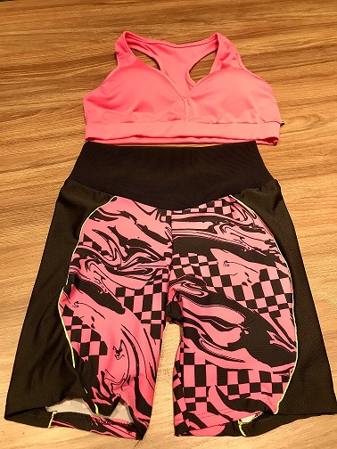 Fits35 Conjunto Fitness Cropped e shorts.