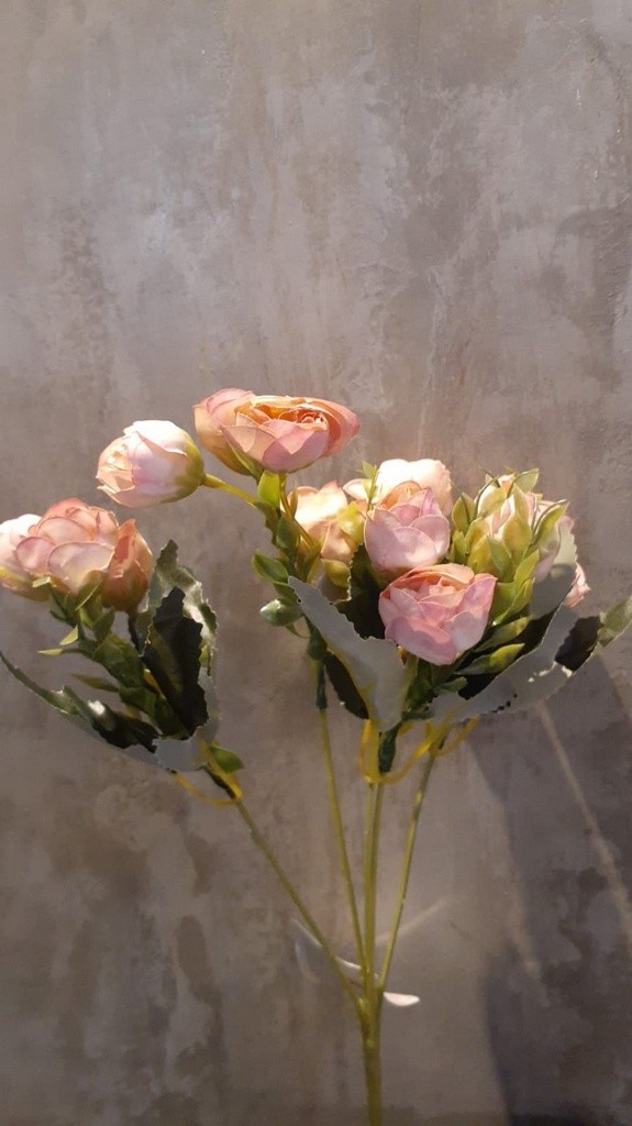 Buquê de Mini Camélias - Rosa de 34x18cm