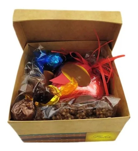 Kit Caixa Sortida com Coração de Chocolate