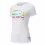 Camiseta new balance essentials field day branca feminina
