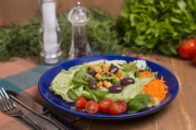 Salada Copo Delifresh com molho italiano + Quiche sem glúten: alho poró (330g)