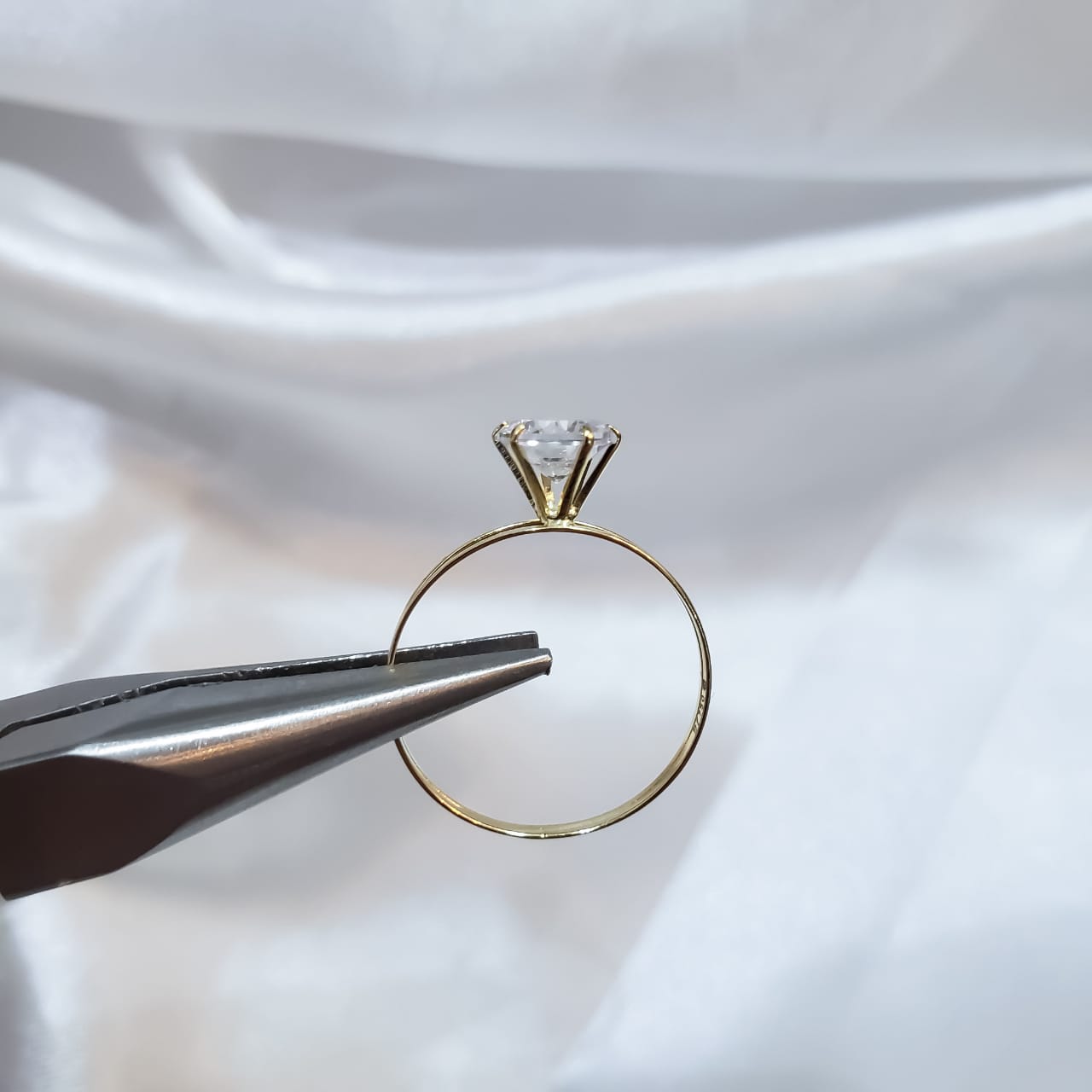 Anel Solitário Cálice Aro Duplo em Ouro 18k 2mm