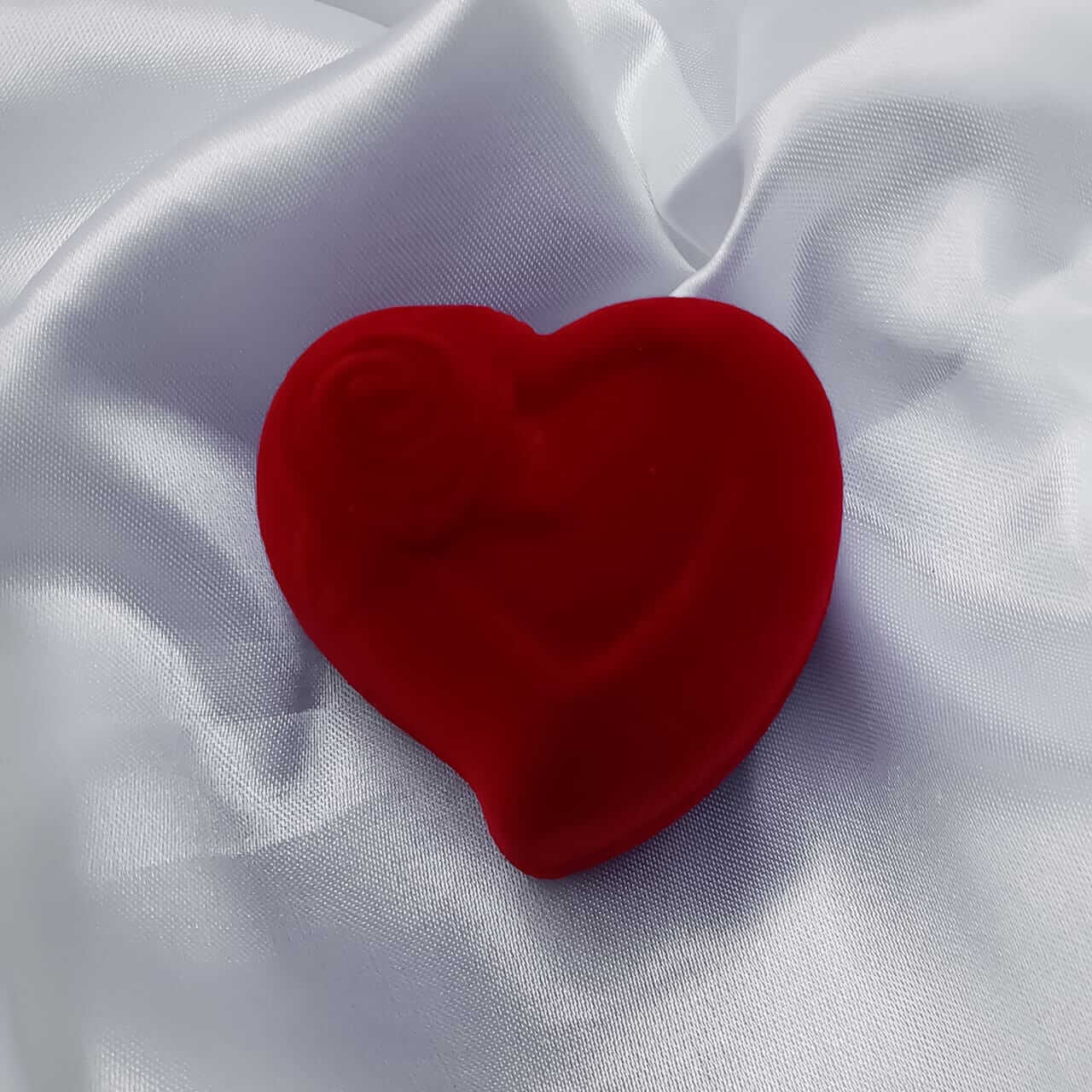 Caixinha Coração em Veludo Vermelho  (Anel)