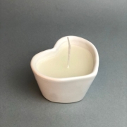 Vaso baixo com vela aromática decorativa de 110 gramas branca - Cód. EROC451