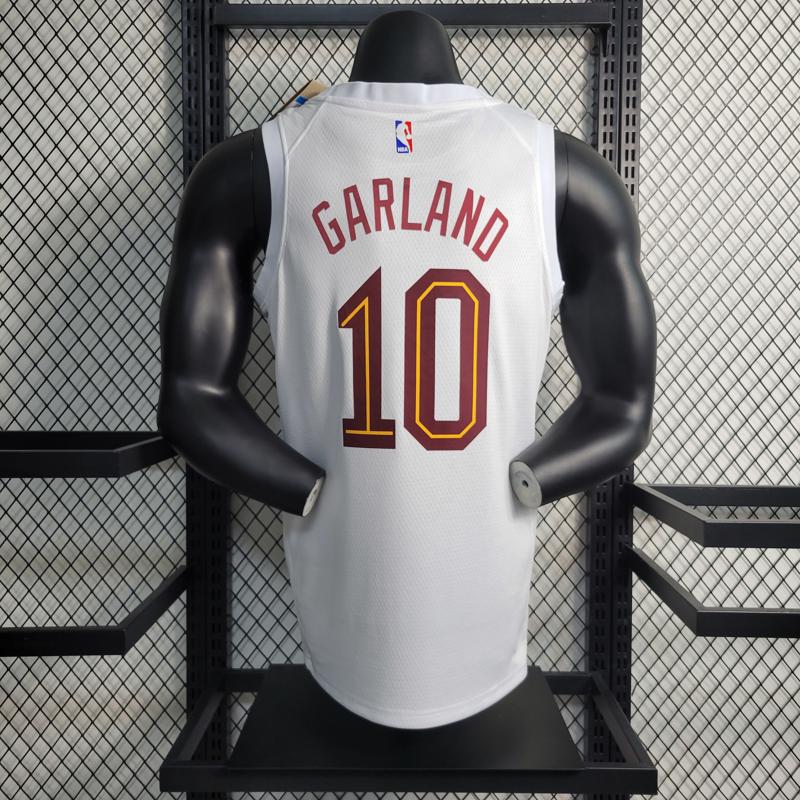 Cleveland Cavaliers Branca #10