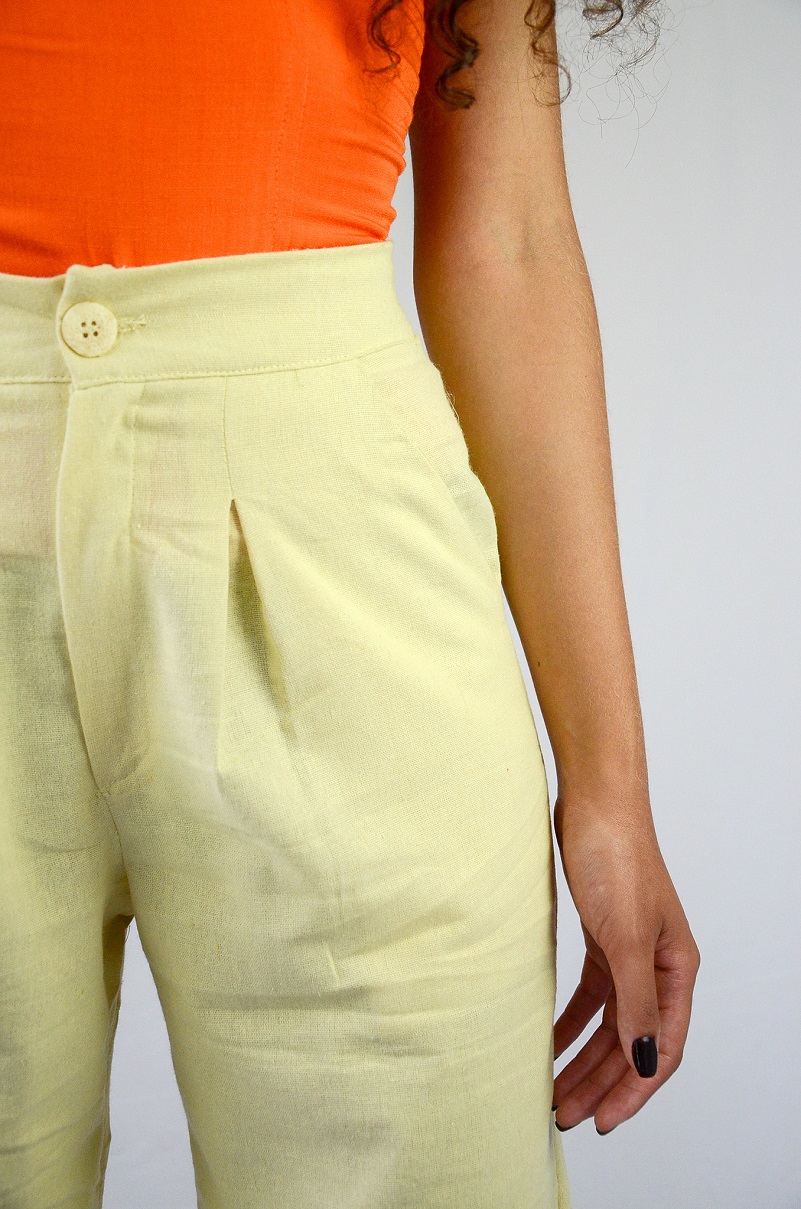 Pantalona cintura alta em linho com botão de açúcar -  CALÇA DANDARA