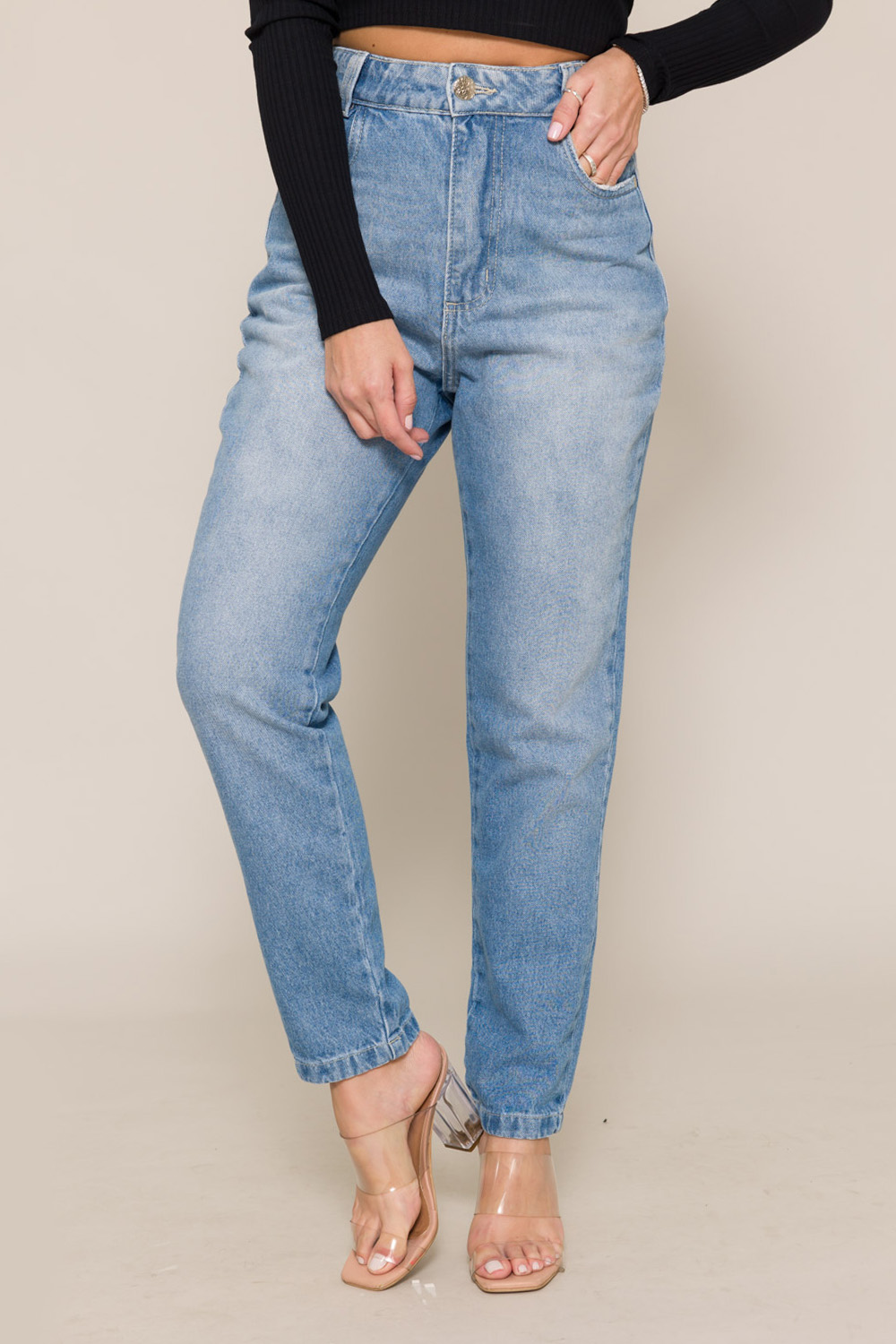 Calça Jeans Mom Cropped Sheron - Jeans Claro 2