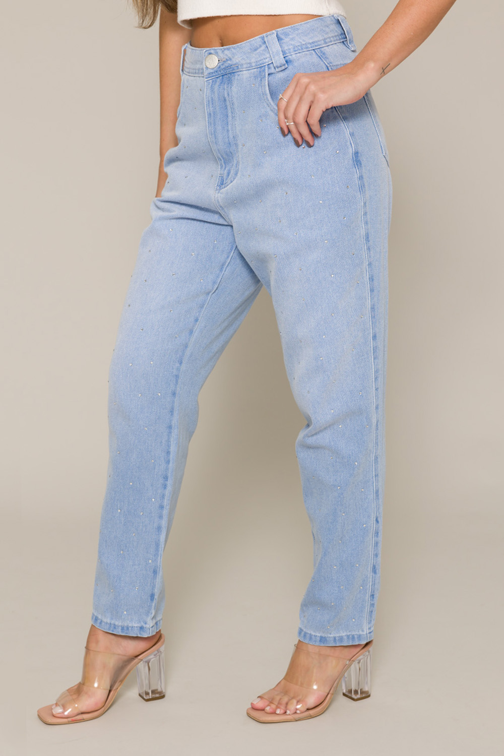 Calça Mom Cropped Brilhar - Jeans Super Claro