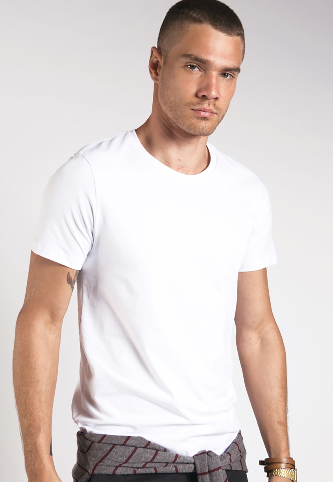 Camiseta Colcci Branca Básico Logo Com Elastano