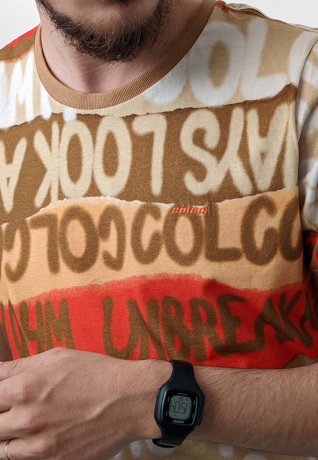 Camiseta Colcci Marrom Unbreakab