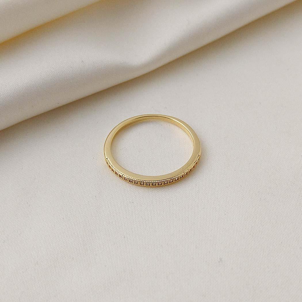 anel aparador zircônias fino dourado