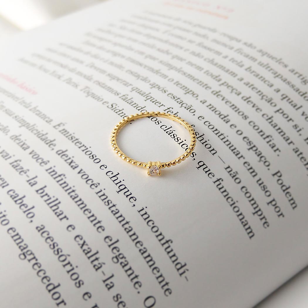 anel solitário bolinhas zircônia dourado