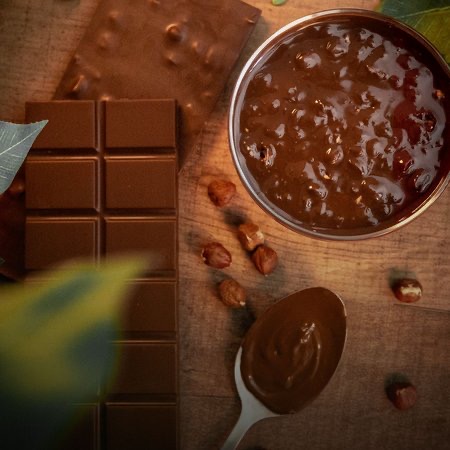 Chocolate Crocante em Barra Dark Milk e Avelã 80g