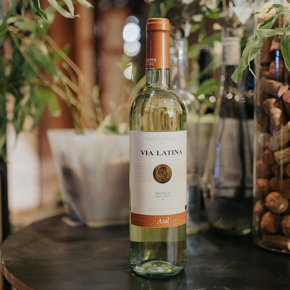 Vinho branco meio seco Azal Via Latina - Vercoope 750ml