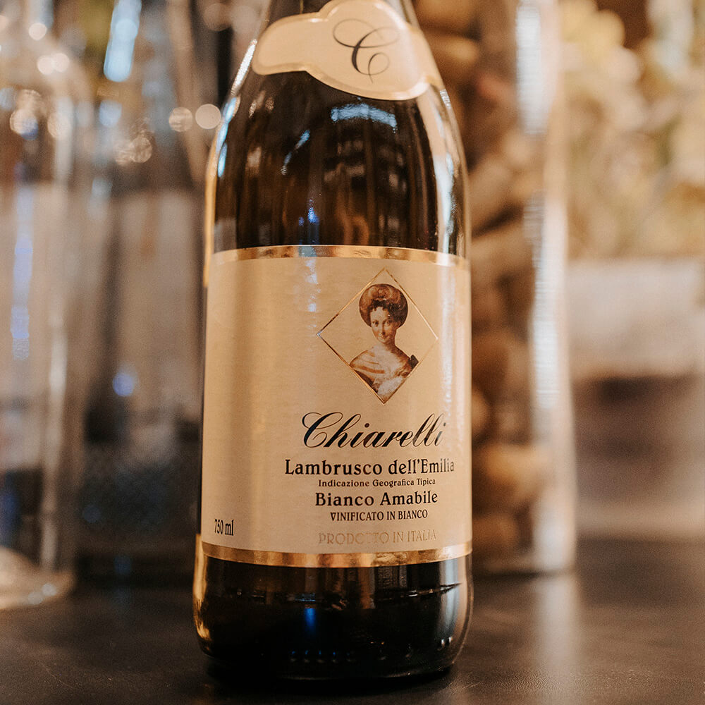 Vinho frisante branco suave Lambrusco Chiarelli 750 ml