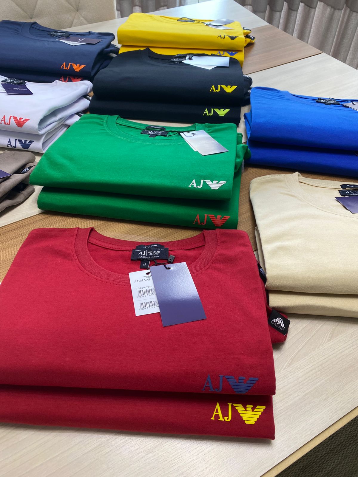 Camiseta Masculina Armani Jeans Emborrachada  - Pedido mínimo 10 produtos - Atacado Peruanas Premium