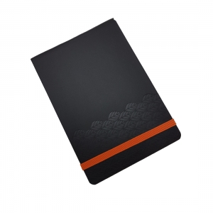 Caderneta com folha destacável tipo bloco repórter, com elástico laranja.