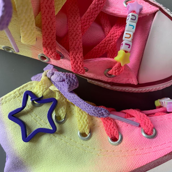 Tênis All Star Infantil Cano Alto Degradê com cadarço colorido + chaveiro de estrela