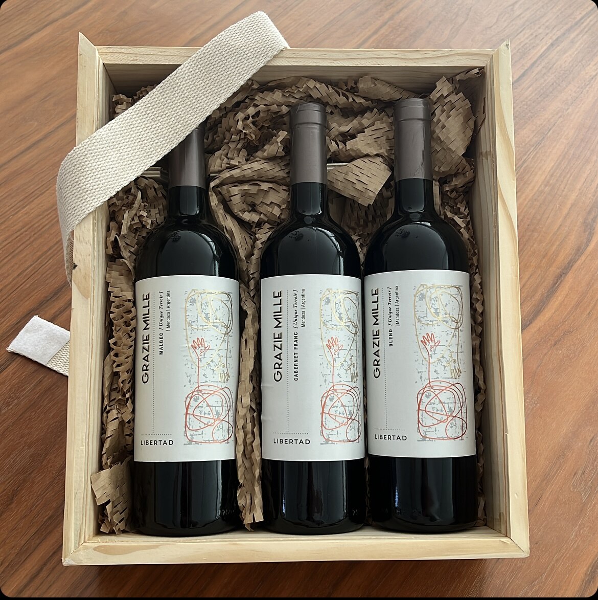 Caixa de madeira com 3 vinhos Reserva Grazie Mille