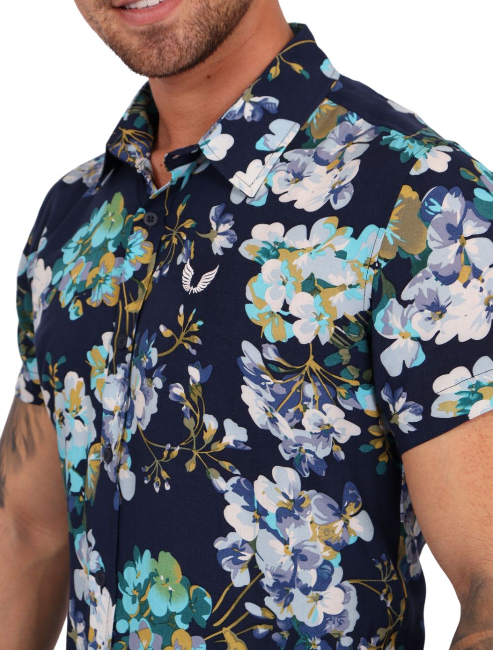 Camisa Masculina Manga Curta em Viscose Azul Marinho Floral