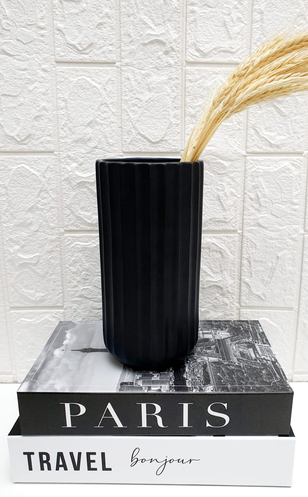 Vaso decorativo em porcelana canelado
