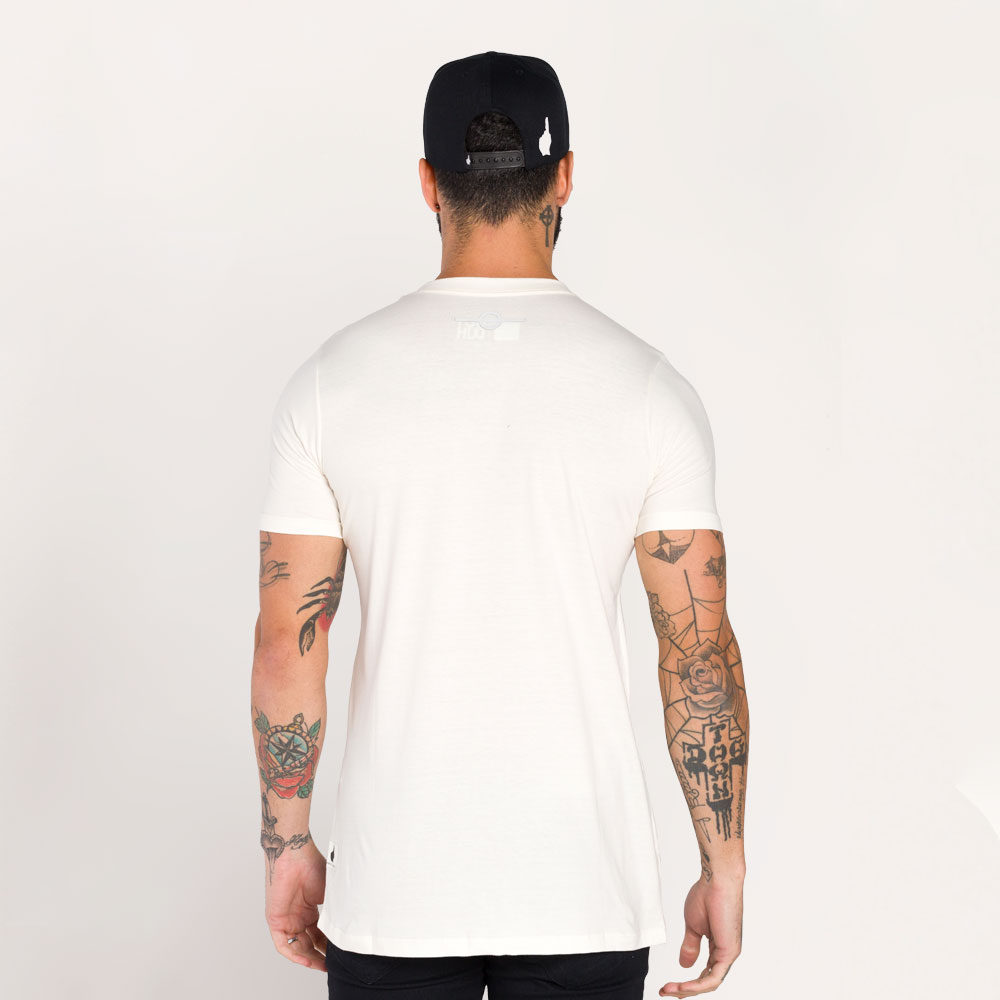 Camiseta Buh Slim Básica Bordada Off White