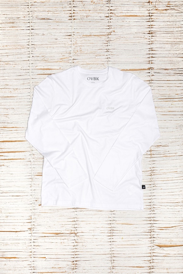 Camiseta manga longa básica em algodão