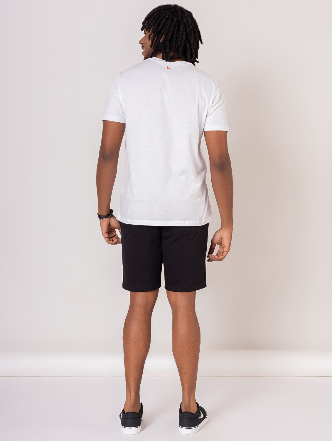 Camiseta Branca Masculina de Algodão Beach Vibes  - OVBK