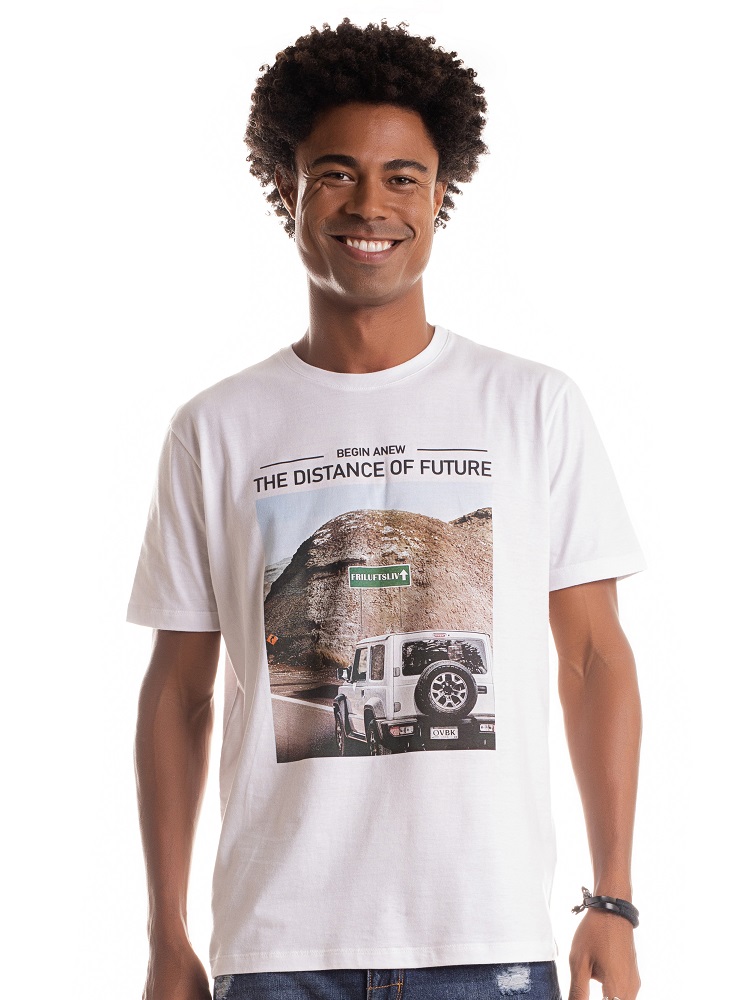 Camiseta Masculina Manga Curta em Algodão e Estampa The Distance of Future