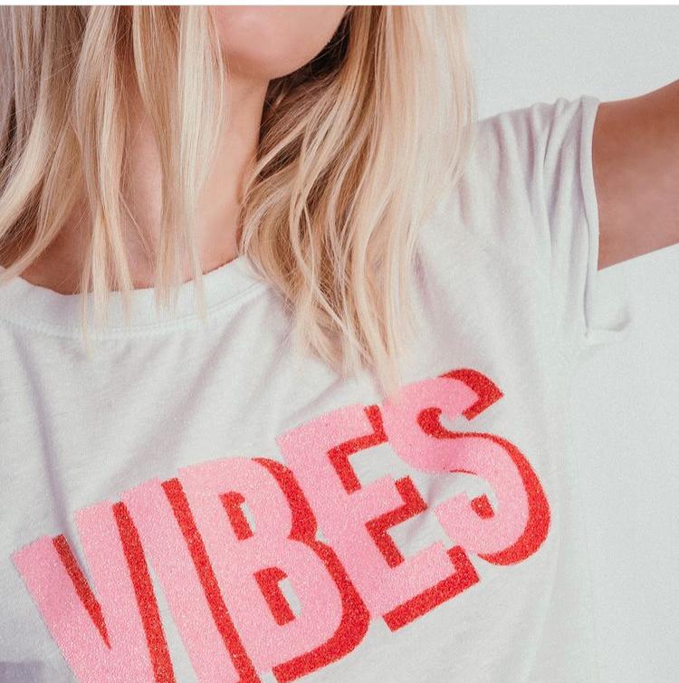 T-SHIRT GOOD VIBES ONLY
