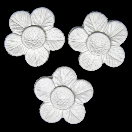 (316) Aplique Resina Branco Kit com 3 Flores